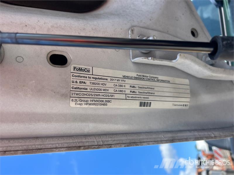Ford F-250 4x4 Crew Cab Pickup Furgoni altro