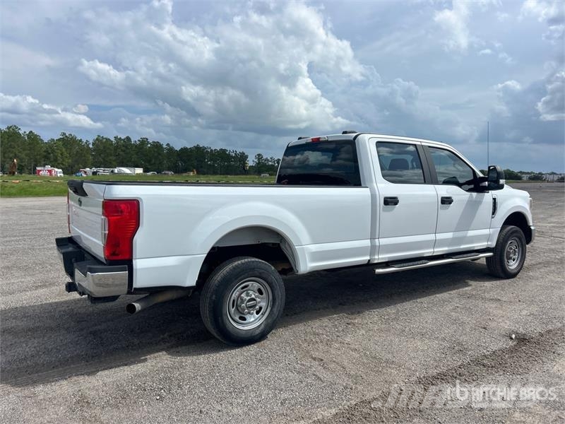 Ford F-250 4x4 Crew Cab Pickup 其他