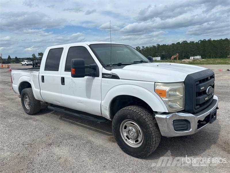 Ford F-250 4x4 Crew Cab Pickup (Inoperable) その他
