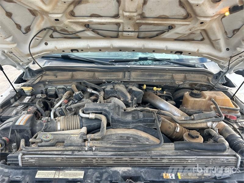 Ford F-250 4x4 Crew Cab Pickup Otras furgonetas