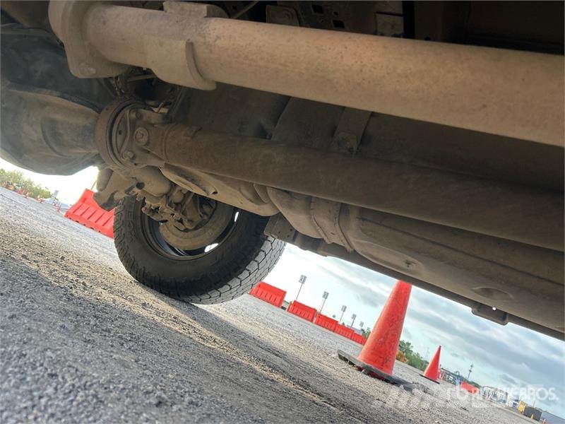 Ford F-250 4x4 Crew Cab Pickup Otras furgonetas