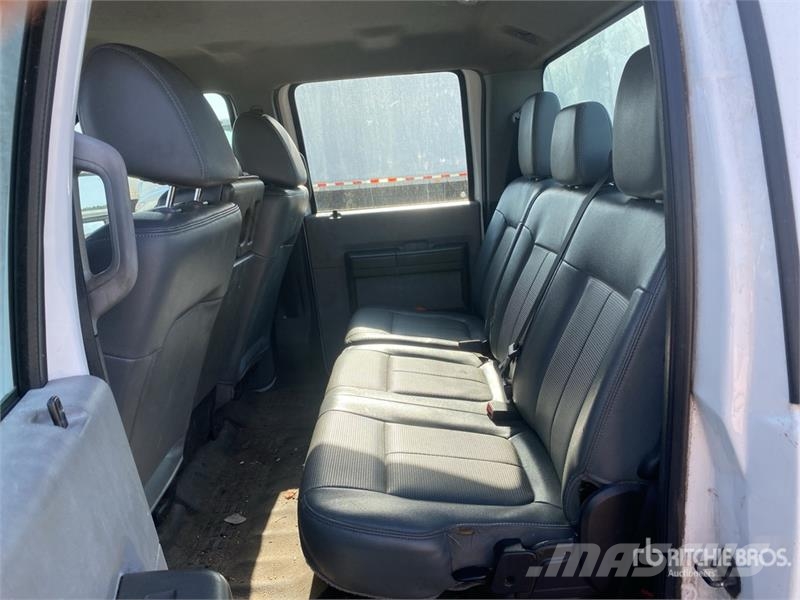 Ford F-250 4x4 Crew Cab Pickup Άλλα Vans