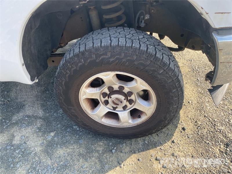 Ford F-250 4x4 Crew Cab Pickup Άλλα Vans