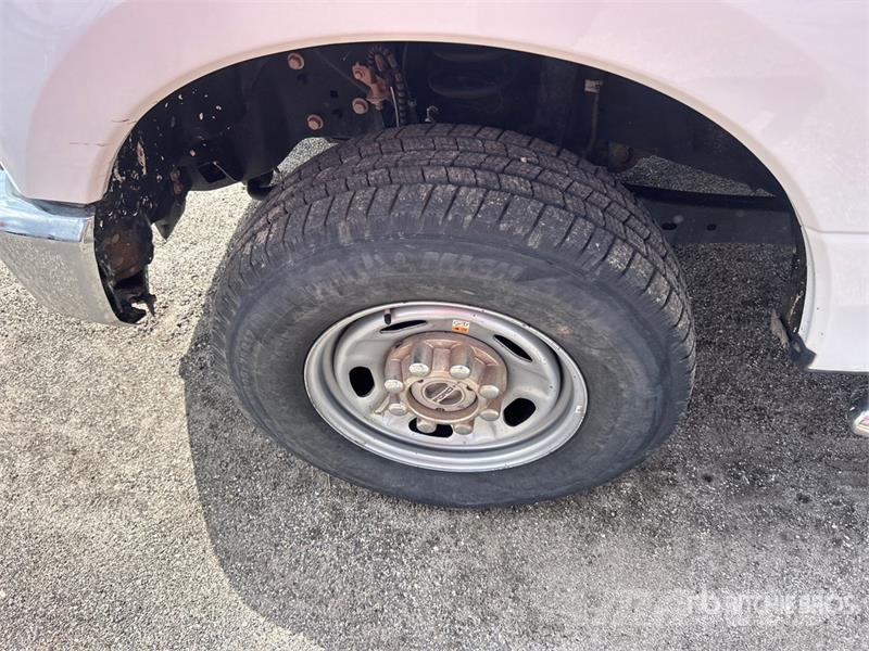 Ford F-250 4x4 Crew Cab Pickup 其他