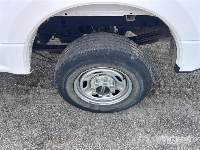 Ford F-250 4x4 Crew Cab Pickup 其他