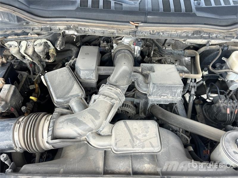 Ford F-250 4x4 Crew Cab Pickup 其他
