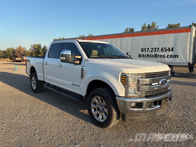 Ford F-250 4x4 Crew Cab Pickup Други
