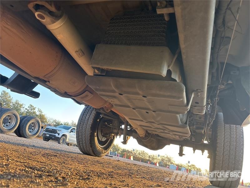 Ford F-250 4x4 Crew Cab Pickup Други