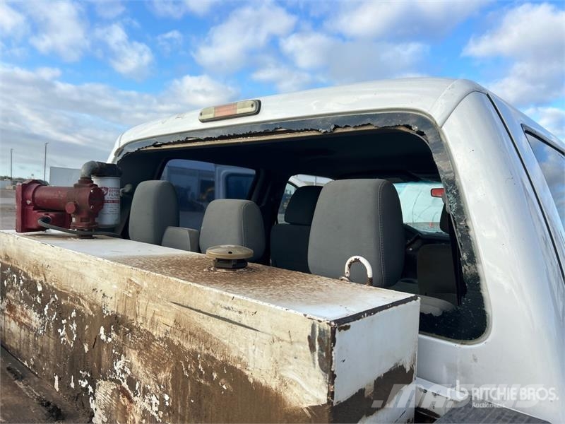 Ford F-250 4x4 Crew Cab Pickup Otras furgonetas