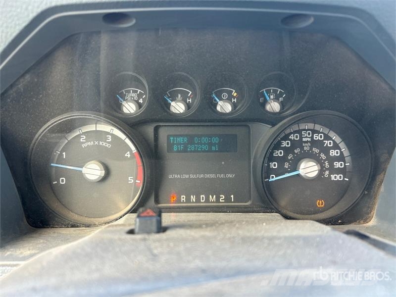 Ford F-250 4x4 Crew Cab Pickup Otras furgonetas