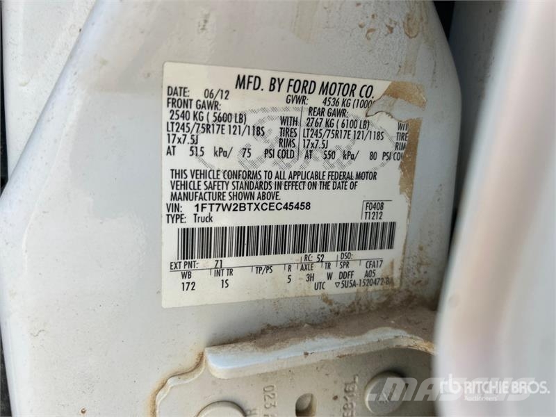 Ford F-250 4x4 Crew Cab Pickup Otras furgonetas