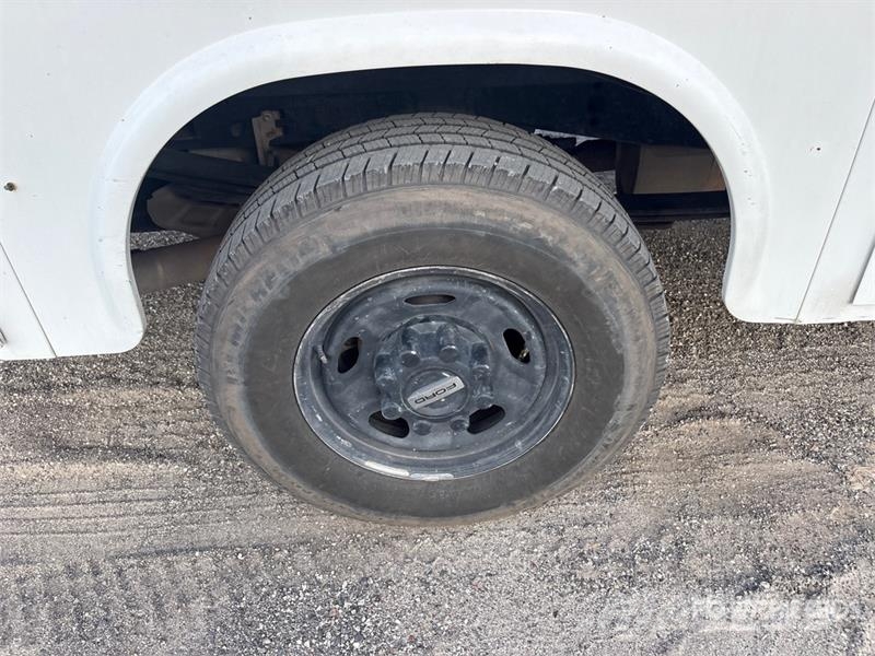 Ford F-250 4x4 Crew Cab Utility Truck Pick up/Dropside
