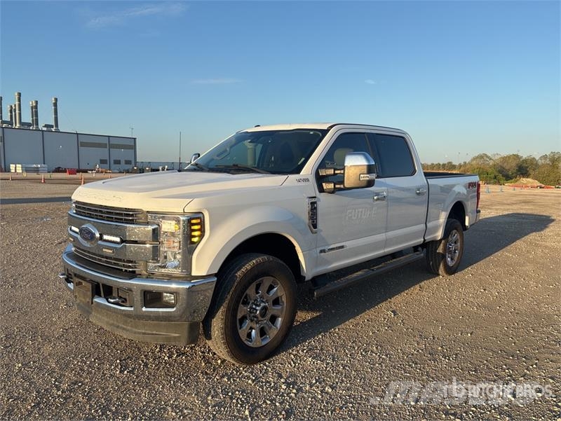 Ford F-250 4x4 Crew Cab Pickup Други