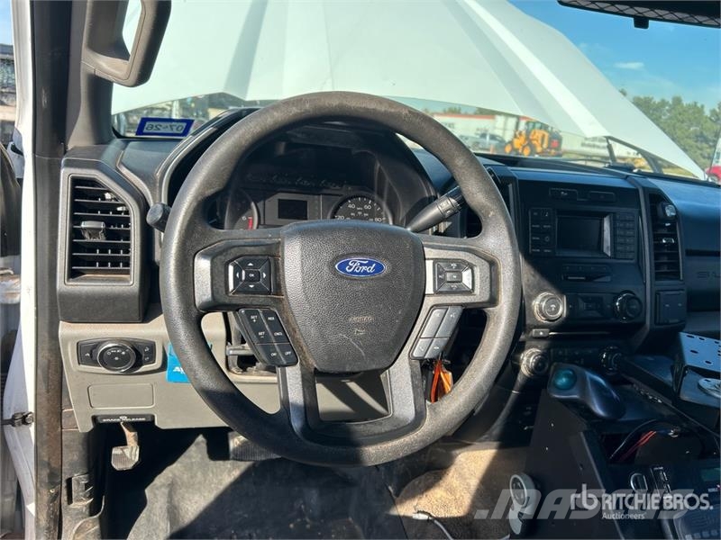 Ford F-250 4x4 Extended Cab Utility Truck 皮卡.傳統半斗卡車/側卸板