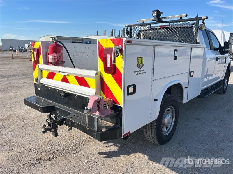 Ford F-250 4x4 Extended Cab Utility Truck 皮卡.傳統半斗卡車/側卸板