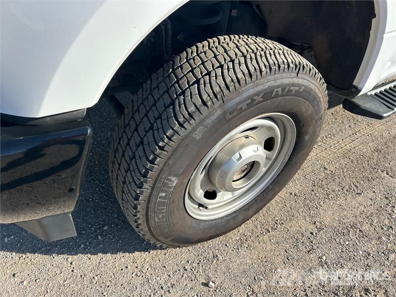 Ford F-250 4x4 Extended Cab Utility Truck 皮卡.傳統半斗卡車/側卸板