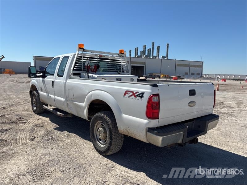 Ford F-250 4x4 Extended Cab Pickup Ostalo