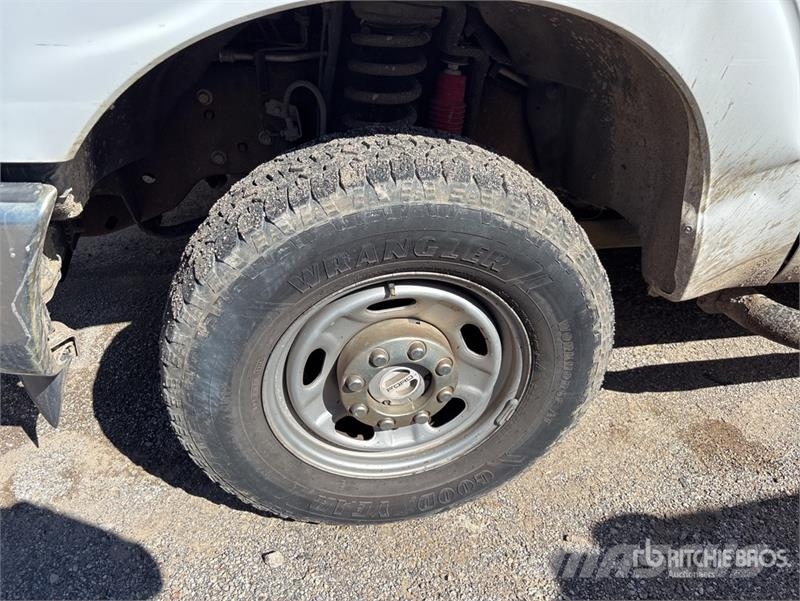 Ford F-250 4x4 Extended Cab Pickup Ostalo