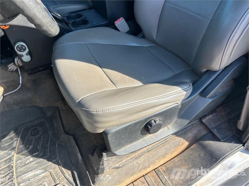 Ford F-250 4x4 Extended Cab Utility Truck 皮卡.傳統半斗卡車/側卸板