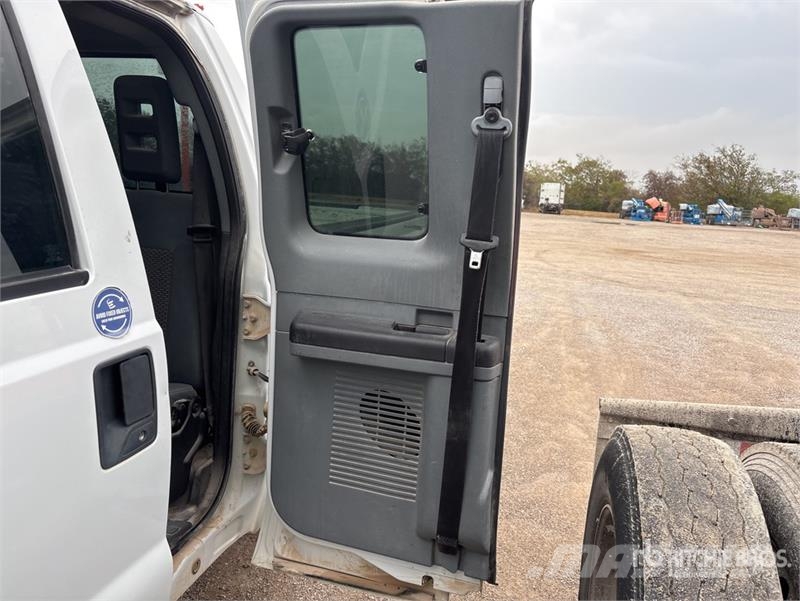 Ford F-250 4x4 Extended Cab Pickup 其他
