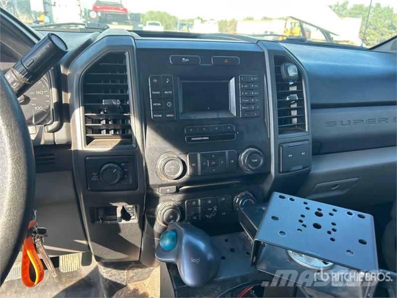 Ford F-250 4x4 Extended Cab Utility Truck 皮卡.傳統半斗卡車/側卸板