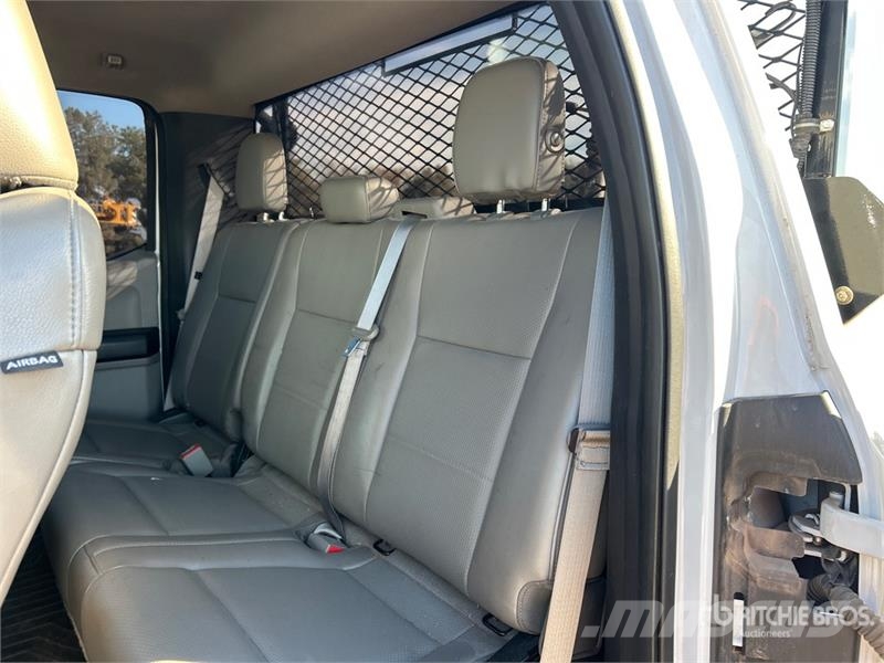 Ford F-250 4x4 Extended Cab Utility Truck 皮卡.傳統半斗卡車/側卸板