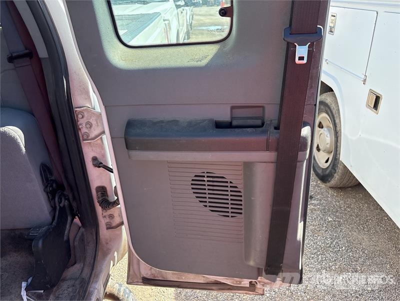 Ford F-250 4x4 Extended Cab Pickup Ostalo