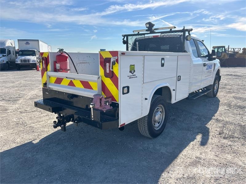 Ford F-250 4x4 Extended Cab Utility Truck 皮卡.傳統半斗卡車/側卸板