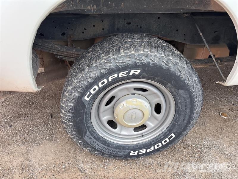 Ford F-250 4x4 Extended Cab Pickup 其他