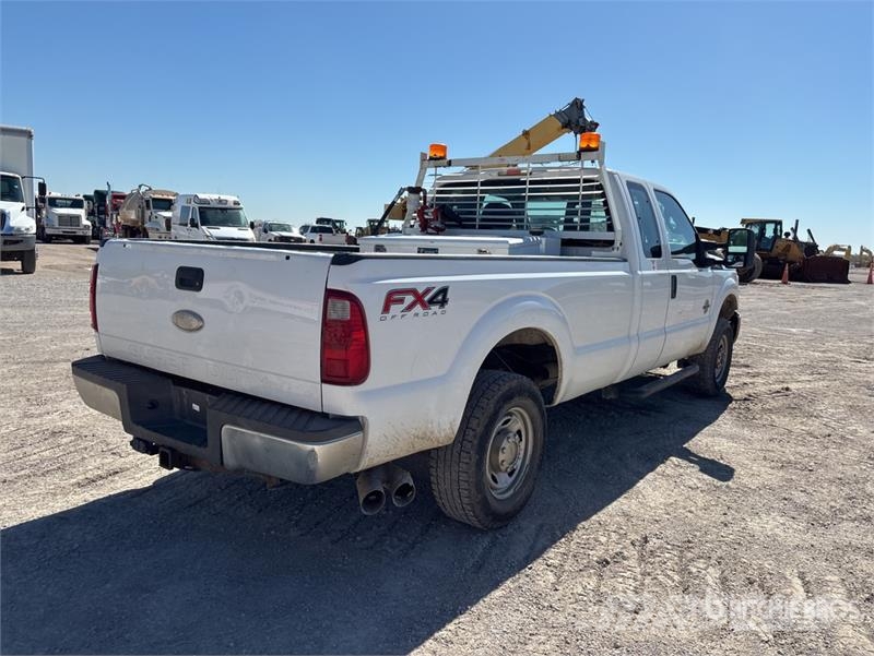 Ford F-250 4x4 Extended Cab Pickup Ostalo