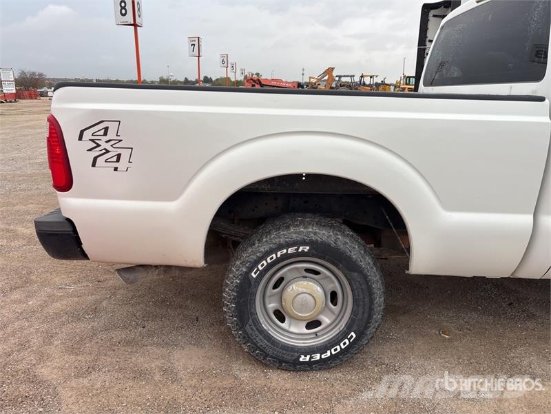 Ford F-250 4x4 Extended Cab Pickup 其他