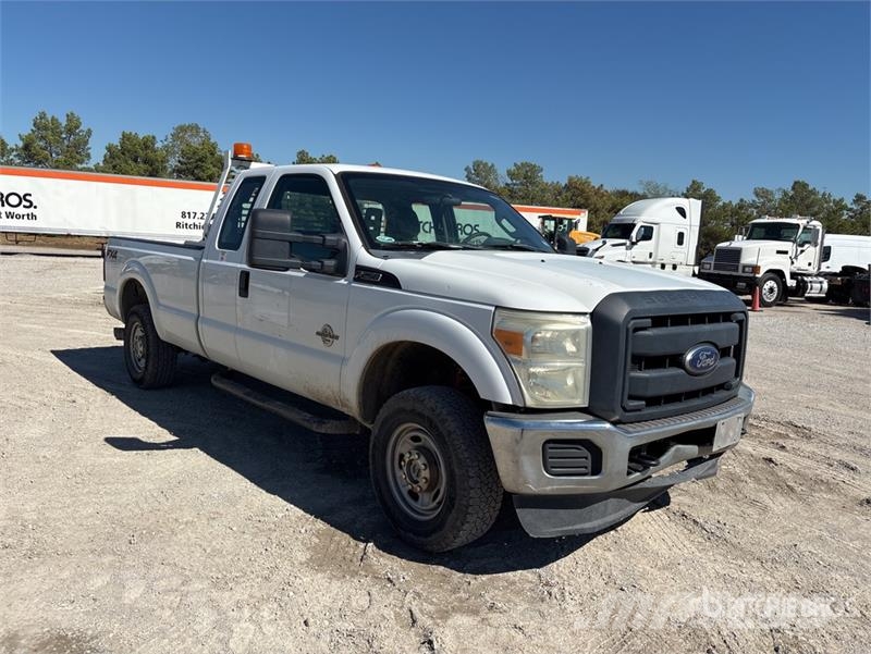 Ford F-250 4x4 Extended Cab Pickup Ostalo