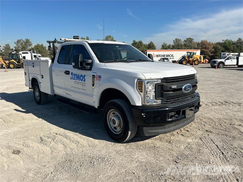 Ford F-250 4x4 Extended Cab Utility Truck 皮卡.傳統半斗卡車/側卸板