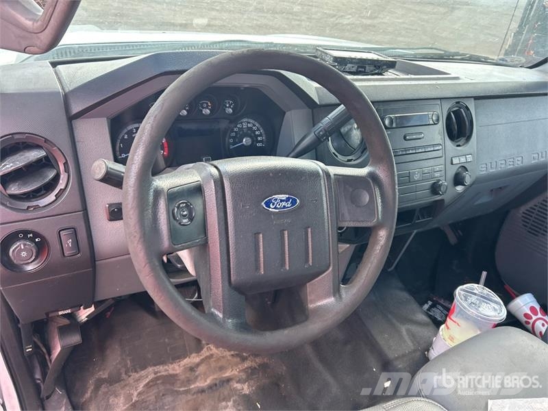 Ford F-250 4x4 Extended Cab Utility Truck Pickup/Pritschenwagen
