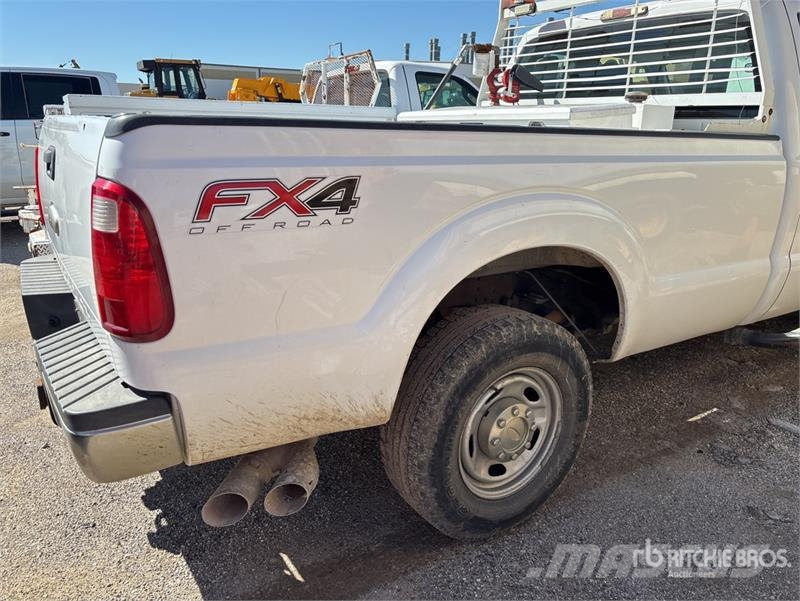 Ford F-250 4x4 Extended Cab Pickup Ostalo