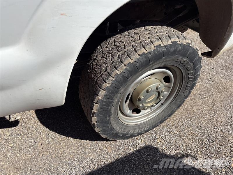 Ford F-250 4x4 Extended Cab Pickup Ostalo