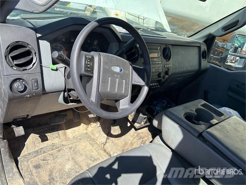 Ford F-250 4x4 Extended Cab Pickup Ostalo