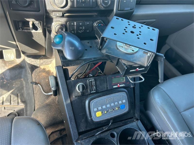 Ford F-250 4x4 Extended Cab Utility Truck 皮卡.傳統半斗卡車/側卸板