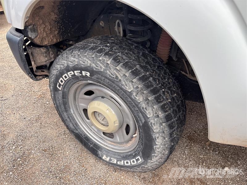 Ford F-250 4x4 Extended Cab Pickup 其他