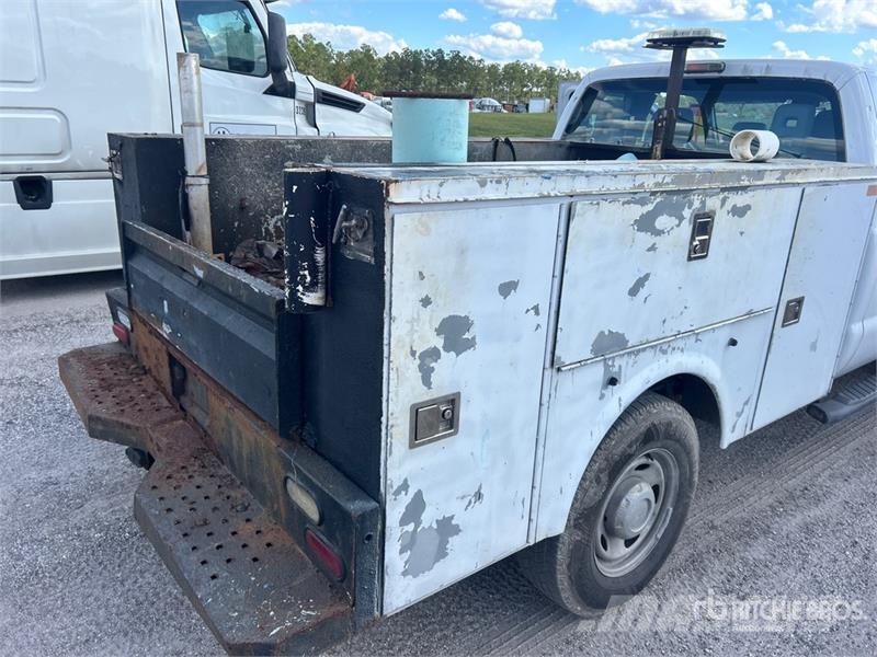 Ford F-250 4x4 Extended Cab Utility Truck Pickup/Pritschenwagen