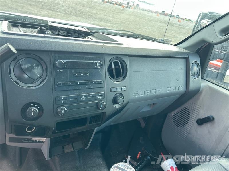 Ford F-250 4x4 Extended Cab Utility Truck Pickup/Pritschenwagen