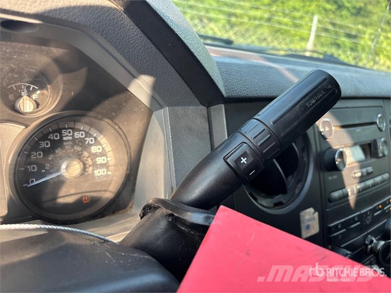 Ford F-250 King Ranch 4x2 Crew Cab Pickup (Inoperable) 其他