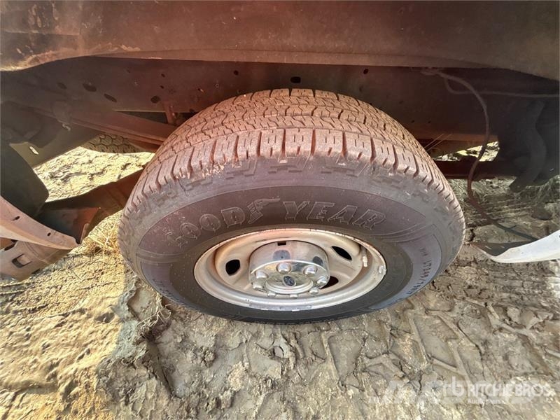 Ford F-250 King Ranch 4x2 Crew Cab Pickup (Inoperable) 其他