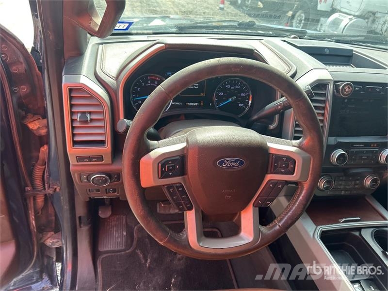 Ford F-250 King Ranch 4x4 Crew Cab Pickup Andere Transporter