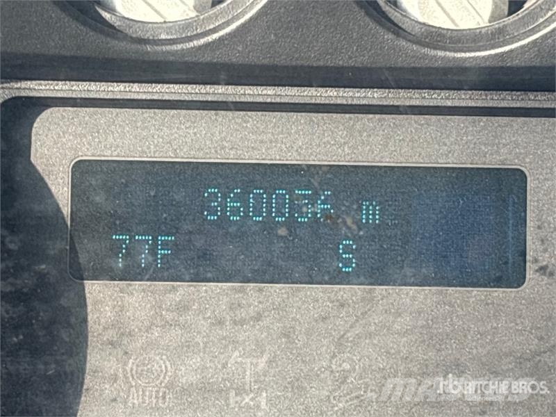 Ford F-250 King Ranch 4x2 Crew Cab Pickup (Inoperable) 其他
