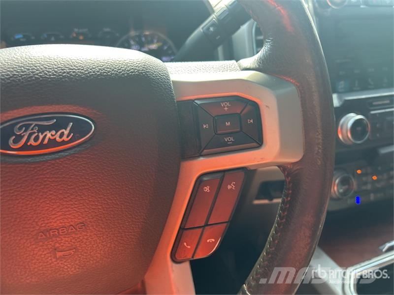Ford F-250 King Ranch 4x4 Crew Cab Pickup Andere Transporter