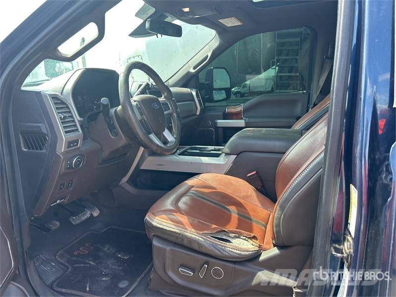 Ford F-250 King Ranch 4x4 Crew Cab Pickup Andere Transporter