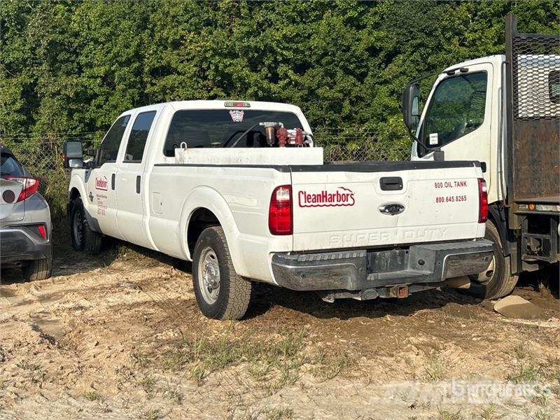 Ford F-250 King Ranch 4x2 Crew Cab Pickup (Inoperable) 其他