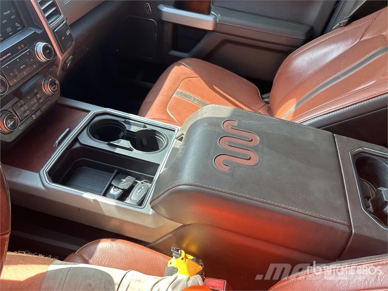 Ford F-250 King Ranch 4x4 Crew Cab Pickup Andere Transporter