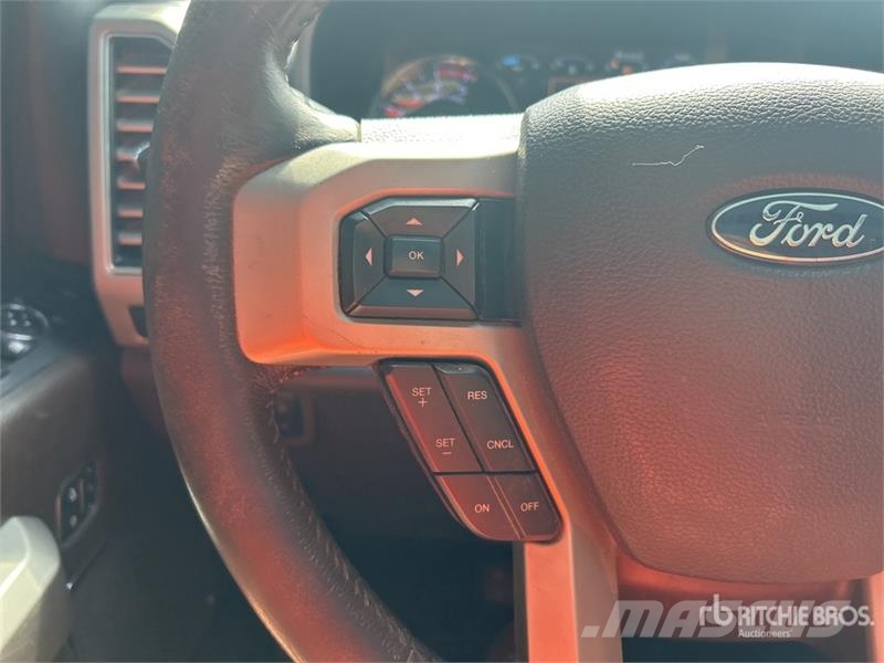 Ford F-250 King Ranch 4x4 Crew Cab Pickup Andere Transporter